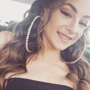 Meet your Posher, Adrianna